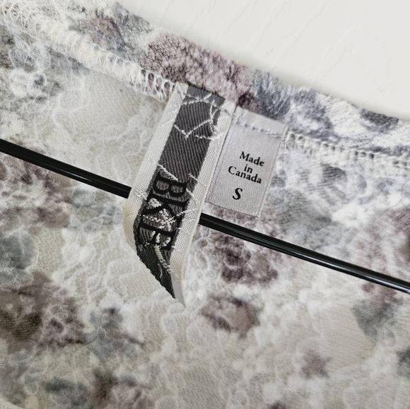 BKE S Lace Top Excellent Condition - Picture 5 of 5